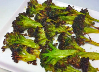 Ovnbagte broccolifritter med havsalt » En lækker broccoliopskrift