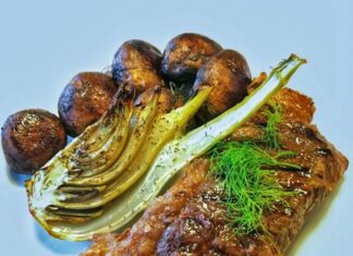 Grillet Black Angus steak med ovnbagt fennikel og champignoner
