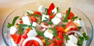 Bønne-tomatsalat med fetaost og purløg » Nem tilbehørsopskrift