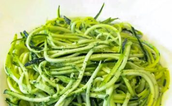 Squash/zucchini-pasta med persillepesto » Sund grøntsagspasta
