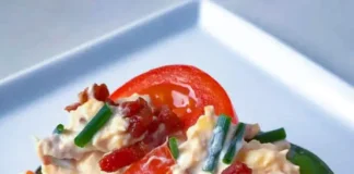 Fyldte avocadoer med cremet ægge-tunmousse » Perfekt forret
