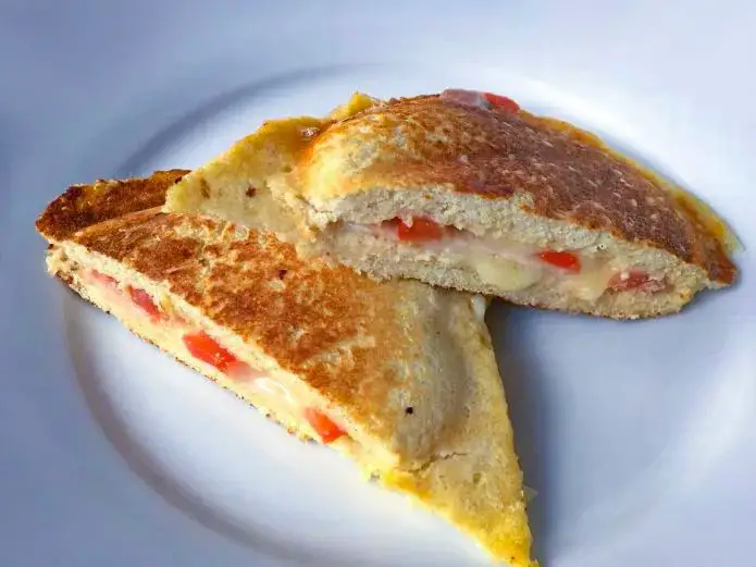 LCHF/KETO toast med ost, skinke og tomat » Nem glutenfri opskrift